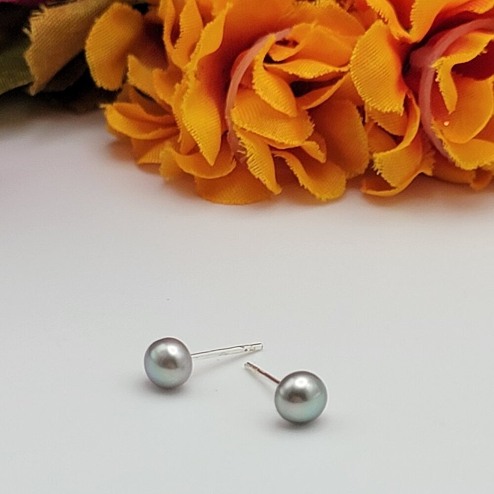 925 Sterling Silver Gray Lustrous Pearl Stud Earrings 5.7mm Pierced THAI FAS
